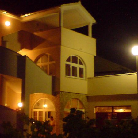 Apartments Jakovcev Бетина Экстерьер фото