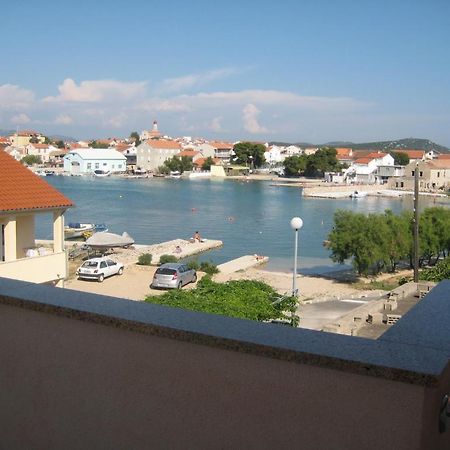 Apartments Jakovcev Бетина Экстерьер фото
