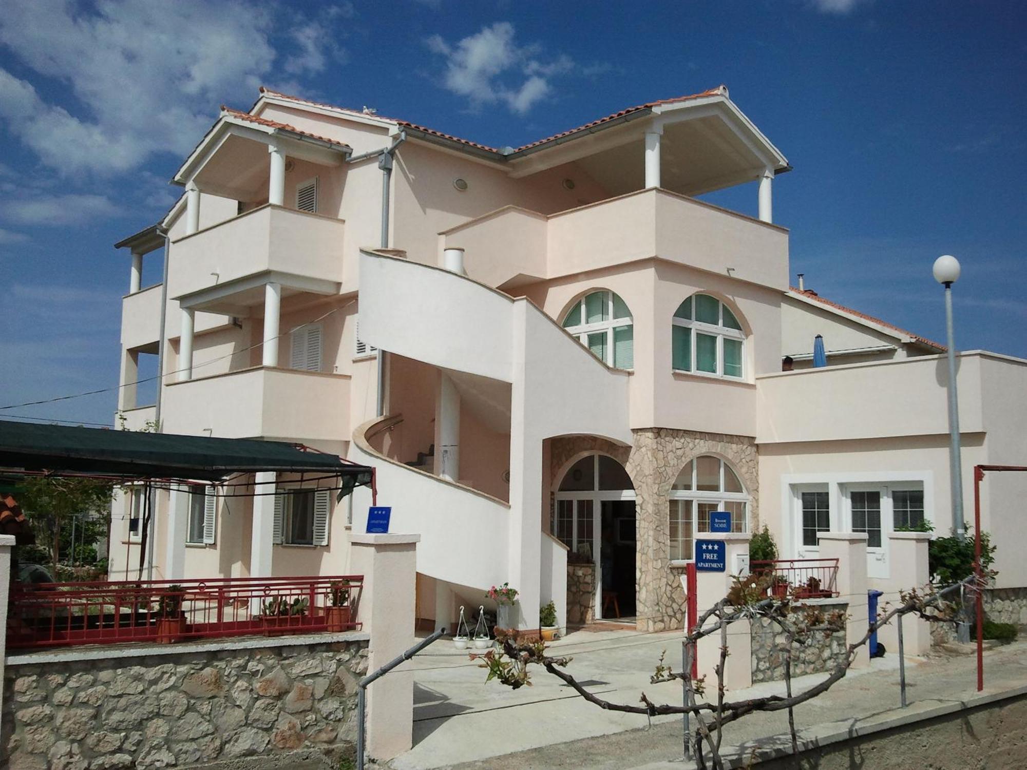 Apartments Jakovcev Бетина Экстерьер фото