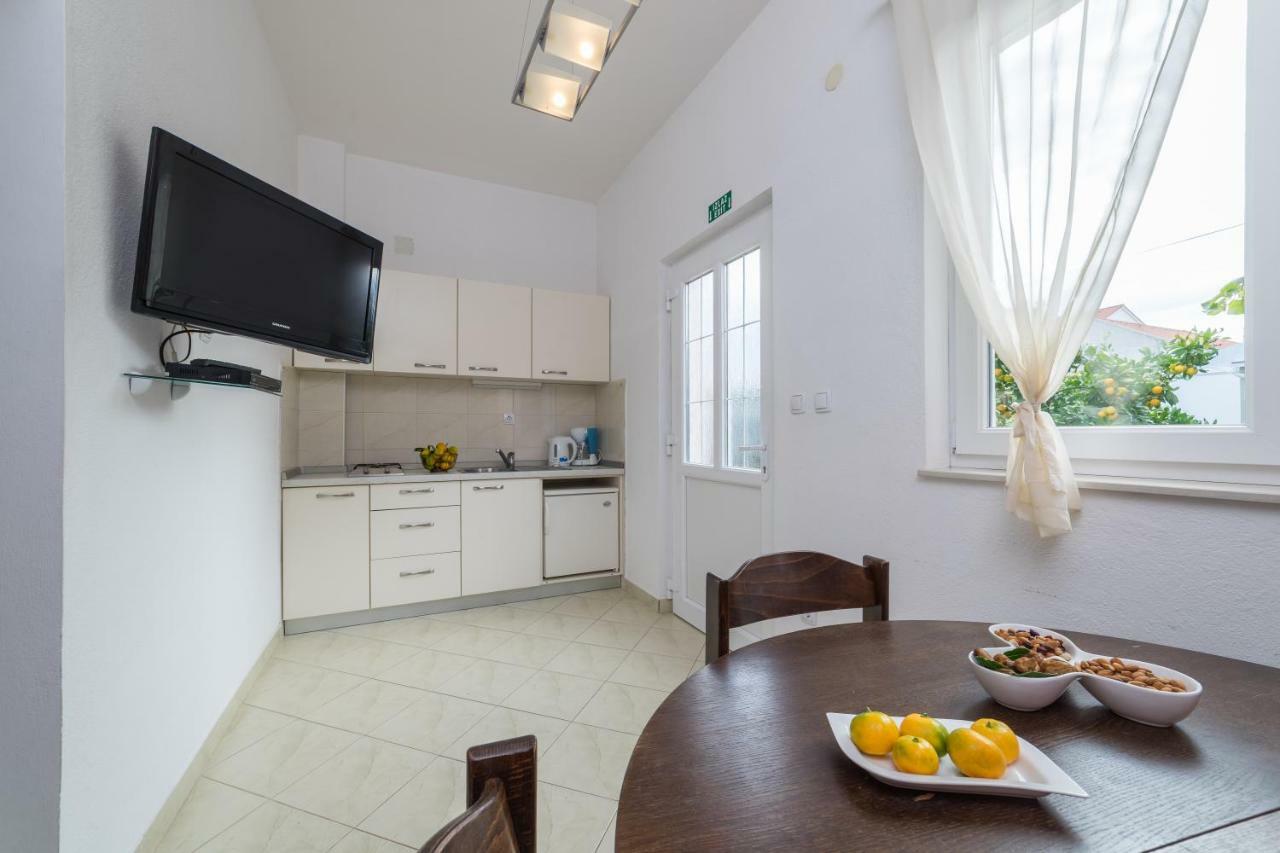 Apartments Jakovcev Бетина Экстерьер фото