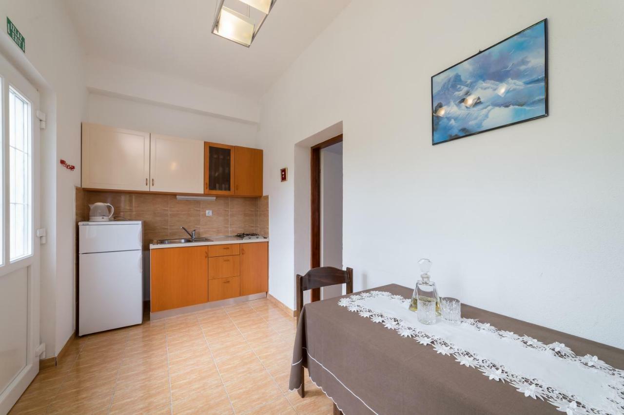 Apartments Jakovcev Бетина Экстерьер фото